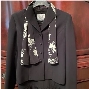 Le Suit Women's Black Blazer with Floral Scarf